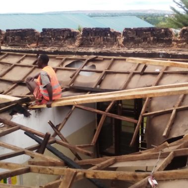 Schade na de brand in Kasaka