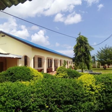 Het gebouw is terug volledig gerenoveerd!